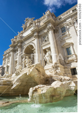  Trevi Fountain 60928560