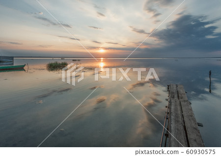 simple summer sunset 60930575