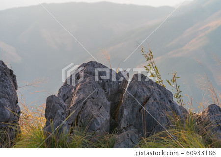 scenery sunrise above the mountain ridge 60933186