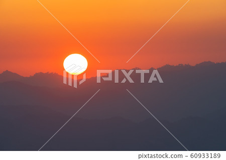 scenery sunrise above the mountain ridge 60933189