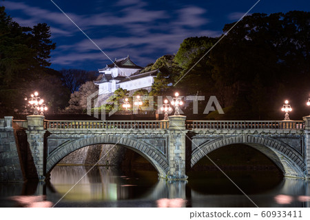 Imperial Palace Double Bridge Light Up 60933411