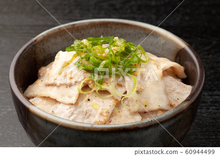 Pork onion salted rice bowl 60944499