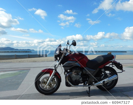 @MOTOGUZZI at one-man wave 60947327