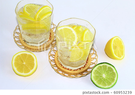 Lemon squash Lemon squash 60953239