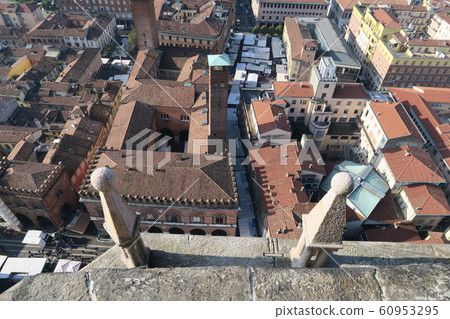 Brick tower of Cremona taken from Trazzo in Cremona Brick tower of Cremona taken from Trazzo in Cremona 60953295