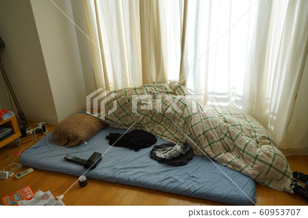 Living alone Living alone 60953707
