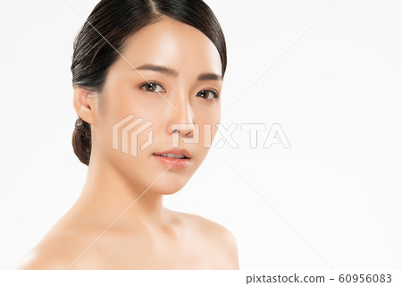Beautiful Young Asian Woman with Clean Fresh Skin. 60956083