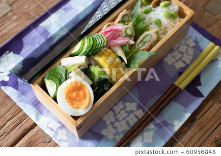 Asparagus meat roll and green soybean rice Asparagus meat roll and green soybean rice 60956848