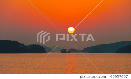 Sunset Sunset 60957697