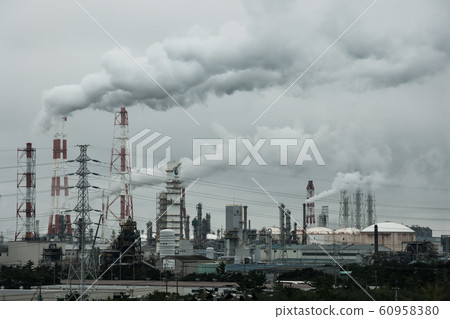 Industrial complex and chimney smoke Industrial complex and chimney smoke 60958380