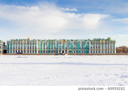 Hermitage museum and Winter palace in Saint-Petersburg, Russia 60959282