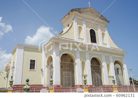 Iglesia de la Santísima Trinidad 60962131