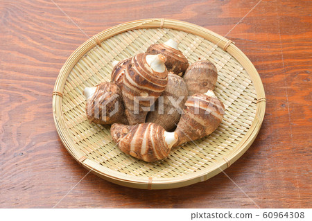 蝦土豆（蝦土豆，蝦土豆）。芋頭的類型。 60964308