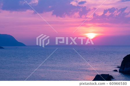 Sunset and the Sea of Japan from Kasumi / Yunagi Hill Sunset and the Sea of Japan from Kasumi / Yunagi Hill 60966580