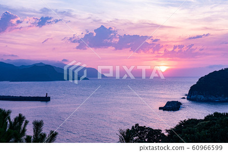 Sunset and the Sea of Japan from Kasumi / Yunagi Hill Sunset and the Sea of Japan from Kasumi / Yunagi Hill 60966599