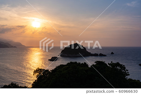 霞/湯木山的日落與日本海 霞/湯木山的日落與日本海 60966630