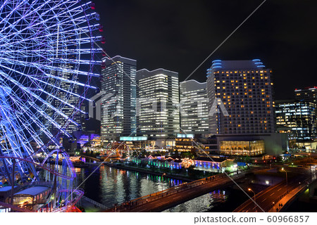 Overlooking Yokohama Minatomirai at night Overlooking Yokohama Minatomirai at night 60966857