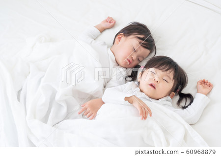 Child nap Child nap 60968879