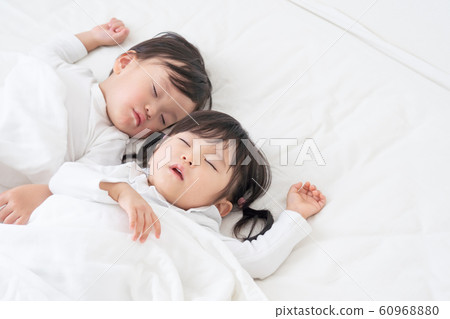 Child nap Child nap 60968880