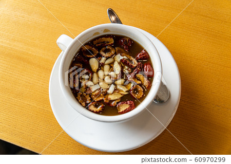 Healthy tea, jujube tea, pine nuts 60970299