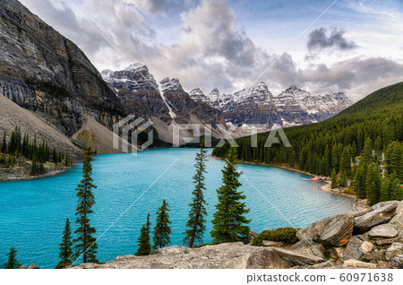 Moraine lake with Canadian rockies in Banff 60971638
