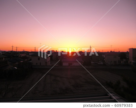 Photo of Gunma's first sunrise [Time zone: Dawn (dawn), Season: Winter solstice (January winter), Year: 2009] 01 60979383
