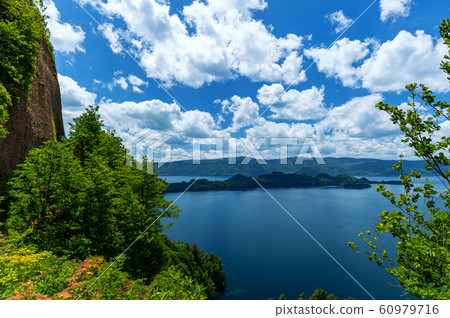 [Lake Towada, Aomori Prefecture] Lake Towada in Spring: Nakayama Peninsula seen from the View Lake 60979716