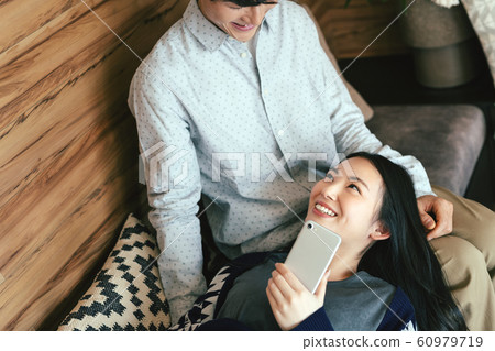 Heterosexual couple 60979719