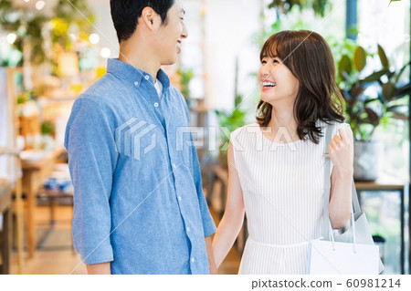 女士們購物購物可愛生活方式休閒 60981214