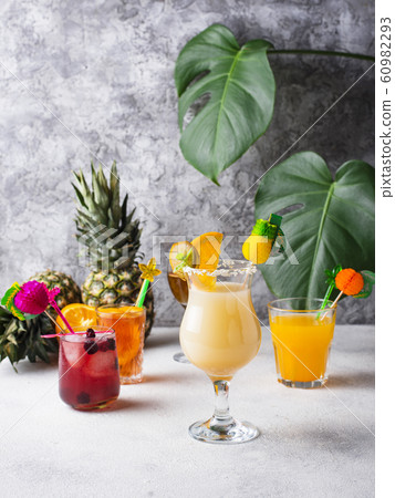 Set of different summer cocktails 60982293