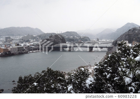 雪景雪景犬山城下的雪景犬山城下的冬景降雪景 雪景雪景犬山城下的雪景犬山城下的冬景降雪景 60983228