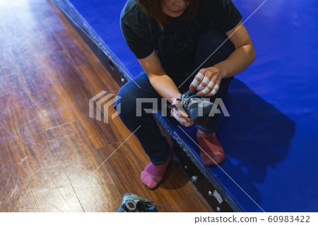 Bouldering Sports Shoes Wearing Women Women Person Preparatory Movement Stretch Indoor Studio 60983422