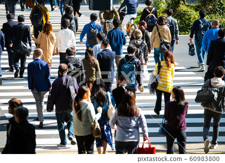 日本的東京城市景觀所以到達那裡,到達那裡!在中老年人步行道上騎自行車=東京新橋(東新橋) 日本的東京城市景觀所以到達那裡,到達那裡!在中老年人步行道上騎自行車=東京新橋(東新橋) 60983800