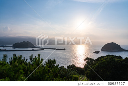 霞/湯木山的日落與日本海 霞/湯木山的日落與日本海 60987527