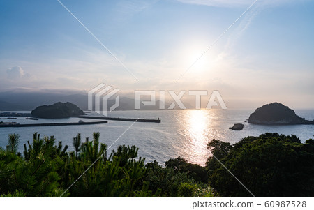 霞/湯木山的日落與日本海 霞/湯木山的日落與日本海 60987528