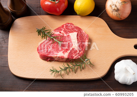Beef shoulder loin Beef shoulder loin 60993205