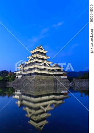 Nagano _ Matsumoto Castle light up 60994099