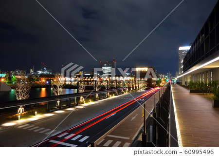 橫濱新港碼頭的夜景 橫濱新港碼頭的夜景 60995496