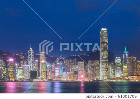 Hong Kong_Amazing night view of Central from the Avenue of Stars 61001709