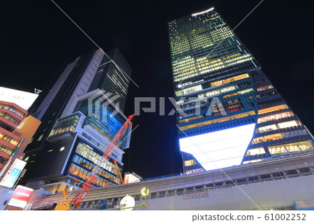 [東京]澀谷爭奪廣場和Hikarie的夜景 61002252