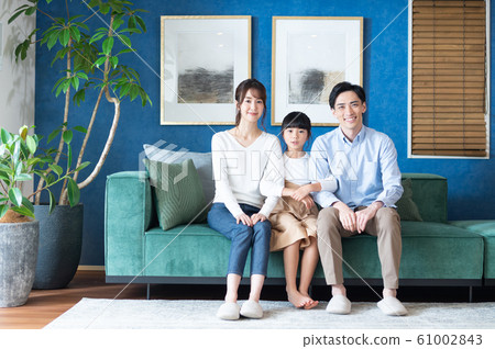 年輕的家庭 61002843