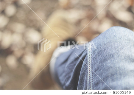 Photo with legs crossed no2 61005149