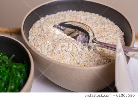 White sesame in deep plow 61005580