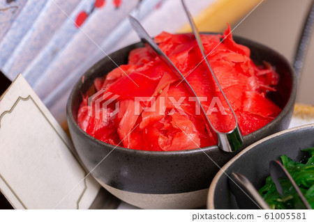 Pickled ginger in deep plow 61005581