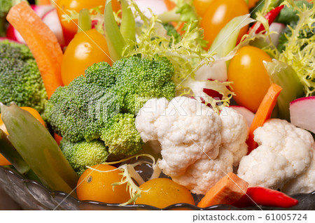 Broccoli cabbage, cauliflower, vegetables and sweet pepper 61005724