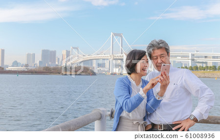 Senior couple who are good friends with Rainbow Bridge back The adorable figure is very nice. Senior couple who are good friends with Rainbow Bridge back The adorable figure is very nice. 61008936