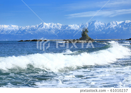 Ameya海岸和立山山脈 Ameya海岸和立山山脈 61010237