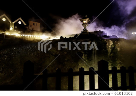 Kusatsu Onsen sightseeing image at night 61013102