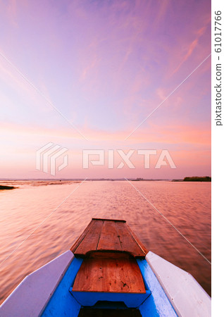 Thai wooden boat bow travel in peaceful Nong Harn 61017766