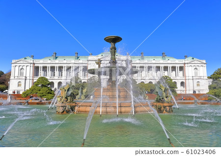 [Tokyo] Main garden and fountain of Akasaka Rikyu 61023406